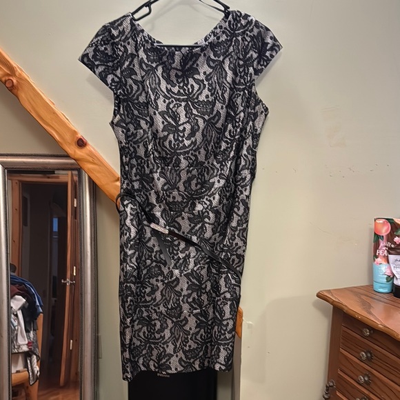 Black and White Lace Asymmetrical Dress with Ruffled Details - Picture 1 of 4